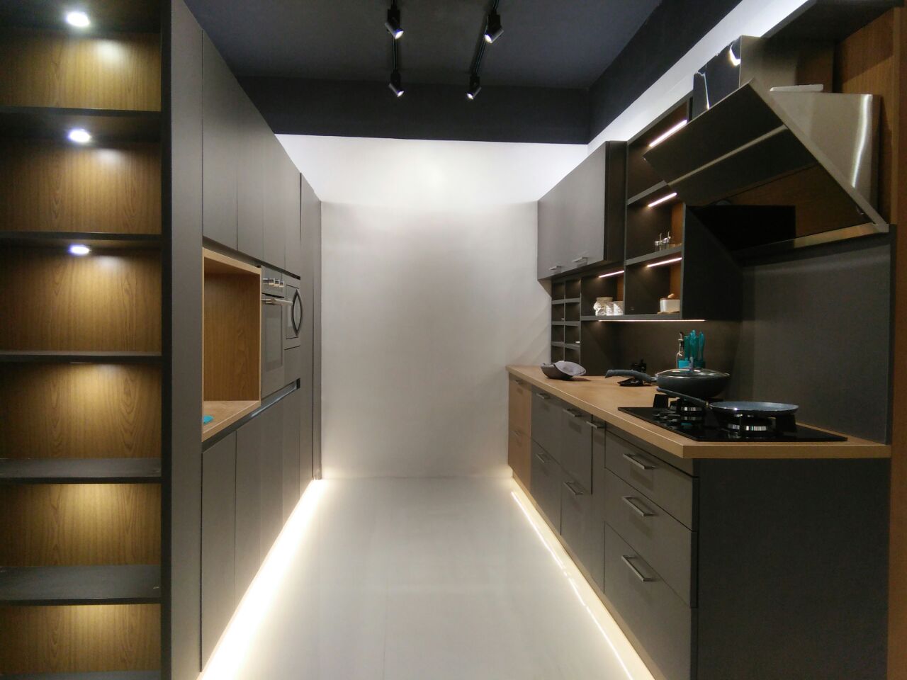 indias-no-1-modular-wardrobes-brand-company-in-noida-greater-noida-india-largest-closets-company-in-noida